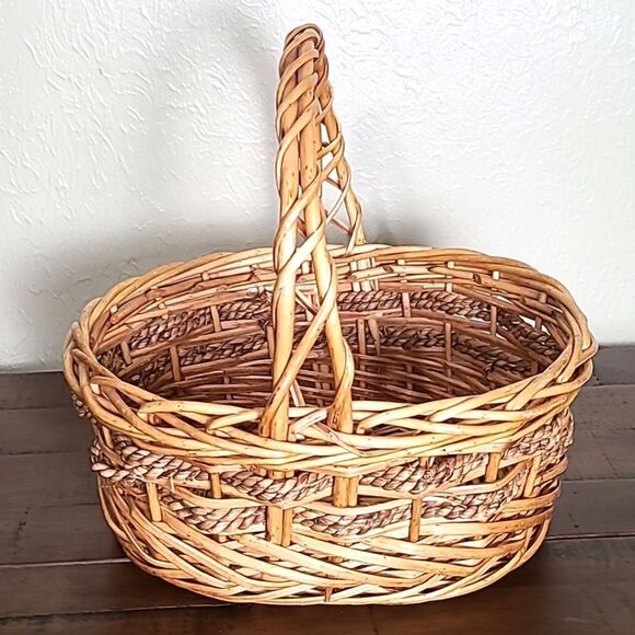 Boho Wicker Basket with Rope Detail - Picture 3 of 8